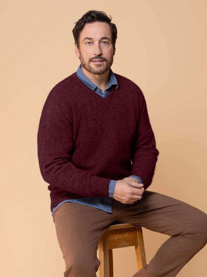 Possum and Merino NW1002 Oxford Vee - Your must-have core item, relaxed fit in single jersey, Whole Garment seamless construction. Composition - 40% Possum Fur, 53% Merino, 7% Silk