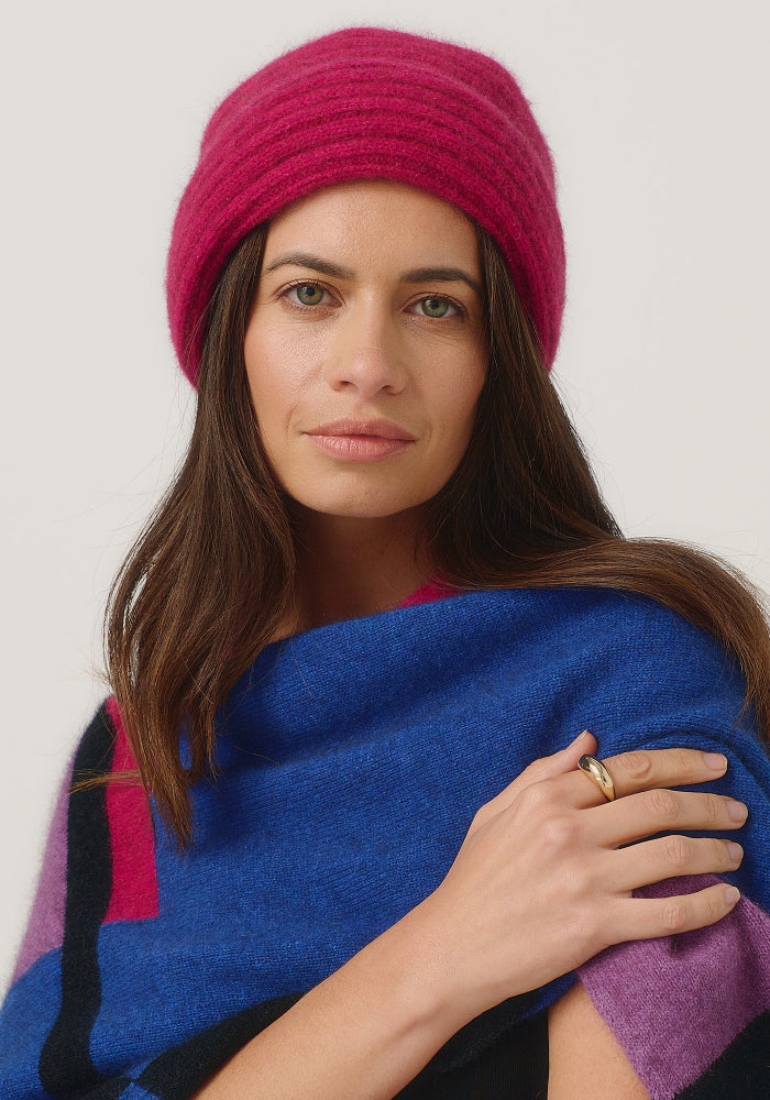 Possum and Merino

008009 Merinomink Felted Hat - A signature piece in the Merinomink collection, the Felted Hat fits perfectly. Offering a more dressed up look, it is an excellent choice for your winter escapes. A classic fit.

Made in New Zealand from an exclusive Merinomink blend of 50% ZQ Merino, 40% Brushtail possum and 10% Mulberry silk.