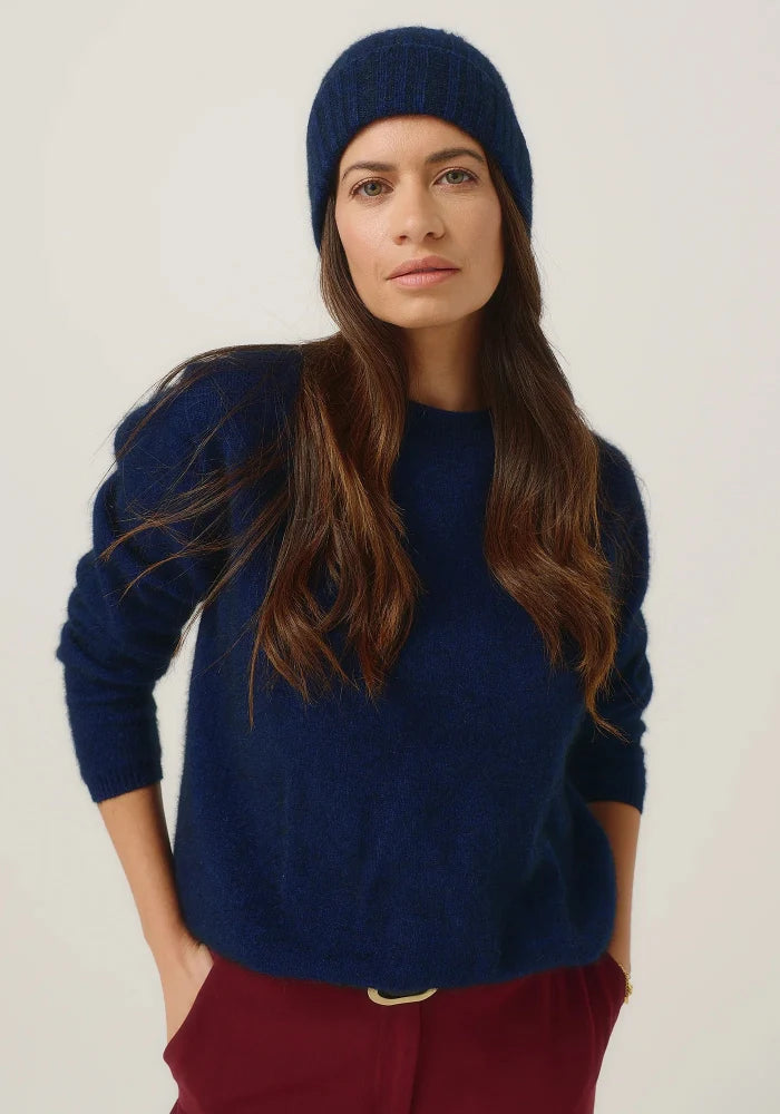 Possum and Merino

0527 Rib Beanie - A heater for your head, this fitted Merinomink beanie is big on cosiness, but light to wear. Rib detail and Merinomink branding add a touch of designer detail. A slim fit.

Made in New Zealand from an exclusive Merinomink blend of 50% ZQ Merino, 40% Brushtail possum and 10% Mulberry silk.