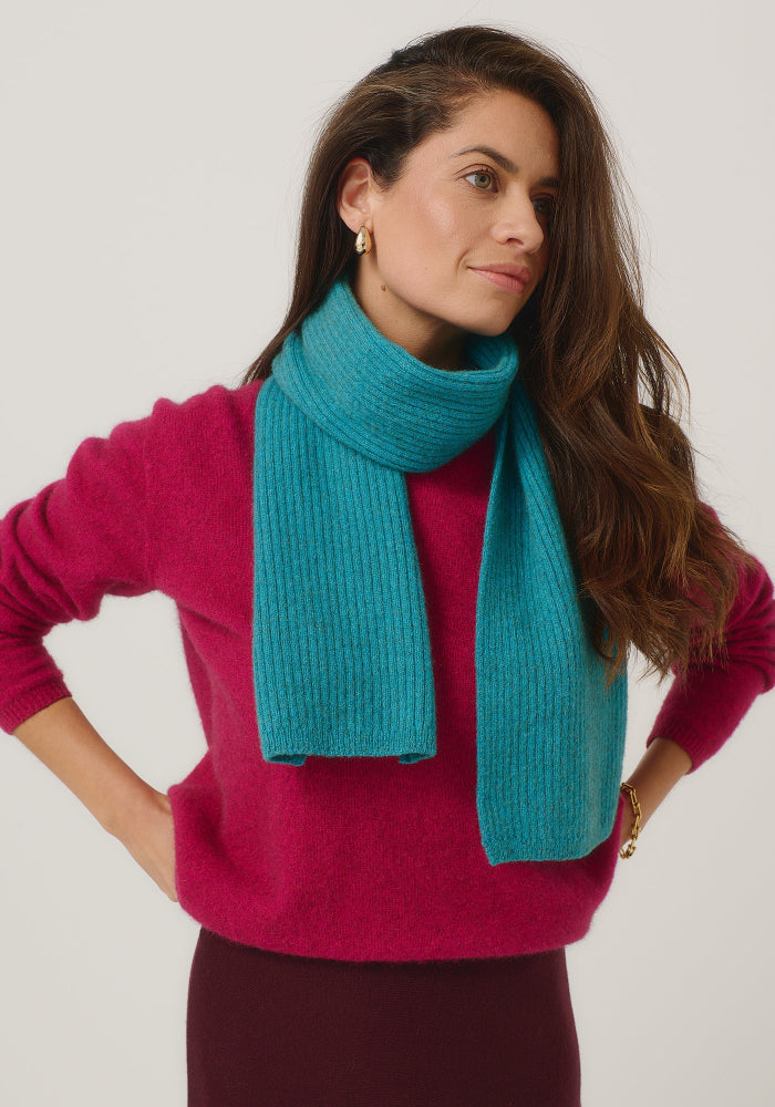 Possum and Merino

0578 Ribbed Scarf - The classic rib scarf never goes out of style. Styled with coats and jackets it will elevate your outfit and keep you cosy.

Made in New Zealand from an exclusive Merinomink blend of 50% ZQ Merino, 40% Brushtail possum and 10% Mulberry silk.