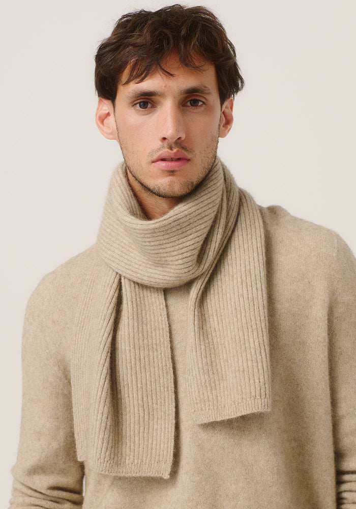 Possum and Merino

0578 Ribbed Scarf - The classic rib scarf never goes out of style. Styled with coats and jackets it will elevate your outfit and keep you cosy.

Made in New Zealand from an exclusive Merinomink blend of 50% ZQ Merino, 40% Brushtail possum and 10% Mulberry silk.