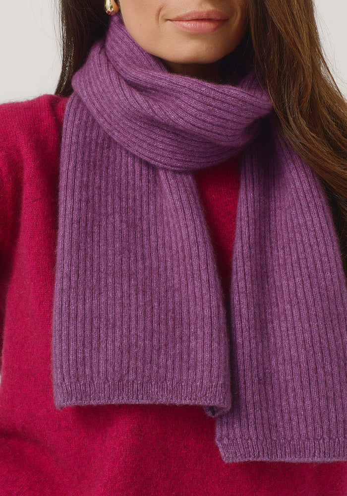 Possum and Merino

0578 Ribbed Scarf - The classic rib scarf never goes out of style. Styled with coats and jackets it will elevate your outfit and keep you cosy.

Made in New Zealand from an exclusive Merinomink blend of 50% ZQ Merino, 40% Brushtail possum and 10% Mulberry silk.