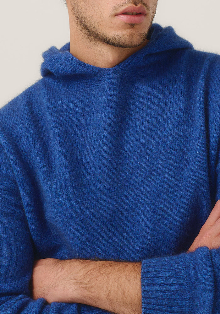 Possum and Merino

100308 Giles Hoodie - We love a goodie Hoodie and the Giles doesn't disappoint. This is a style you can wear on its own or layer under coats and jackets. A classic fit.

Made in New Zealand from an exclusive Merinomink blend of 50% ZQ Merino, 40% Brushtail possum and 10% Mulberry silk.