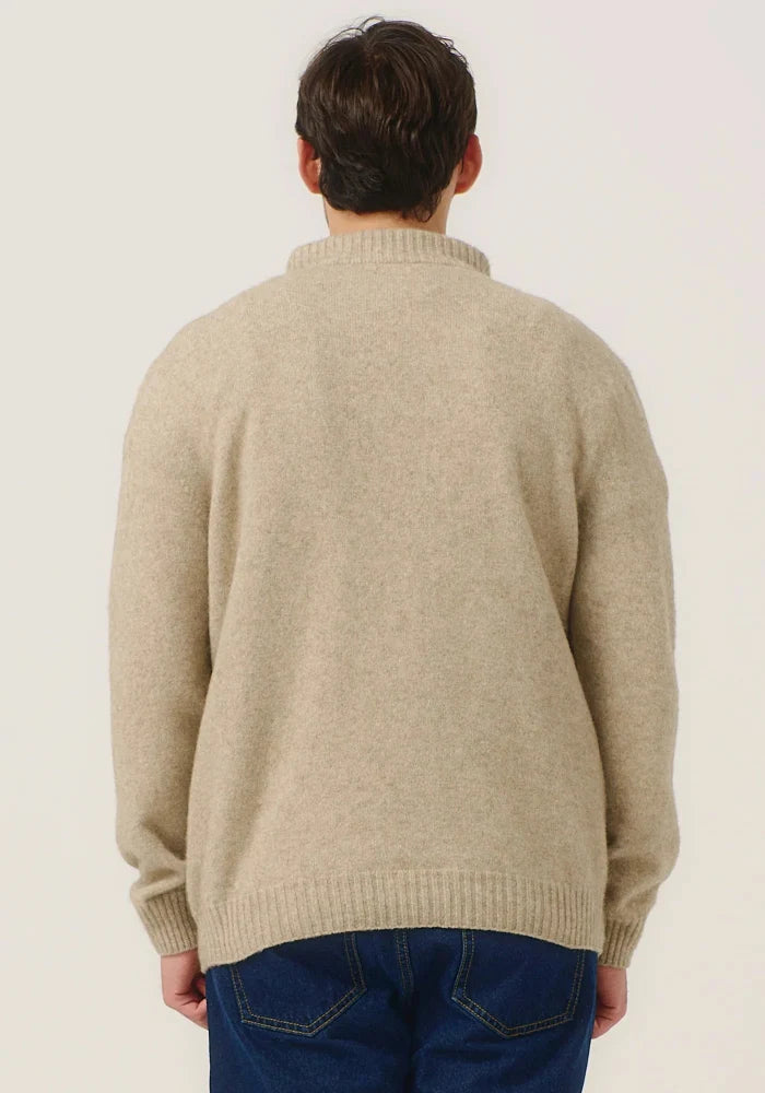Possum and Merino

100309 Whittaker Half Zip – A Merinomink signature zip sweater with striped contrast collar features a Merinomink zip pull. This timeless piece can be dressed up or down to suit almost any occasion. A classic fit.

Made in New Zealand from an exclusive Merinomink blend of 50% ZQ Merino, 40% Brushtail possum and 10% Mulberry silk.