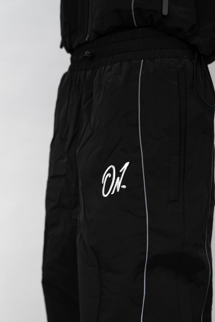 Arrow Windbreaker Pants - Black