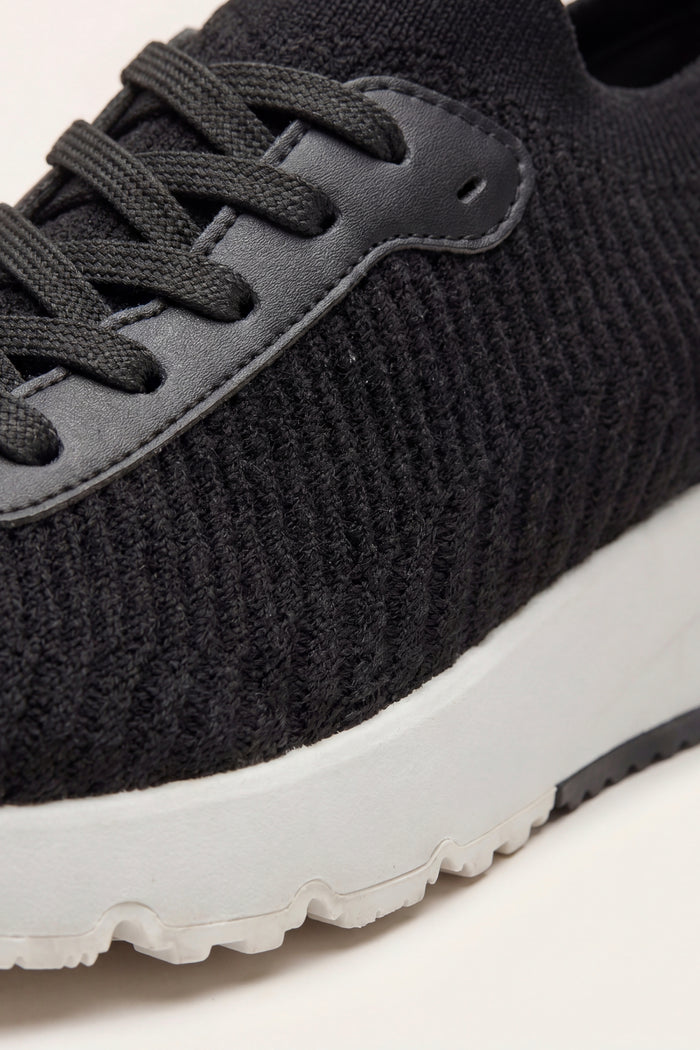 Avelino Mesh Runner Black