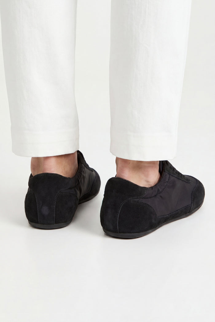 Averno Low Sneakers Black