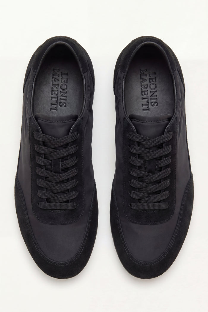 Averno Low Sneakers Black