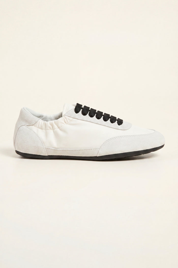 Averno Low Sneakers Off White