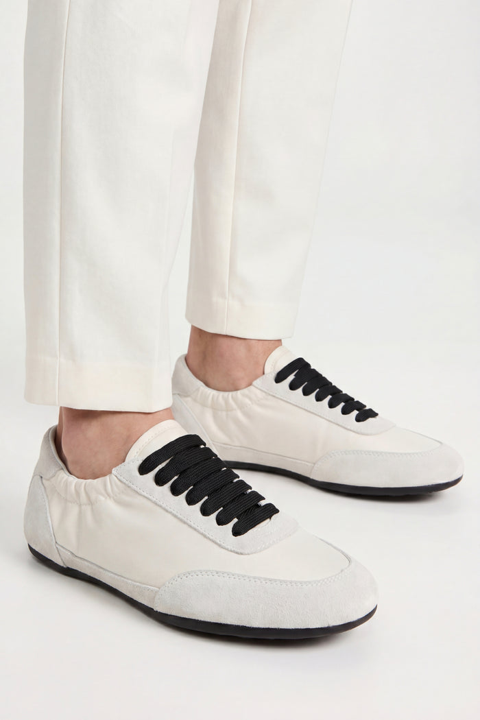 Averno Low Sneakers Off White