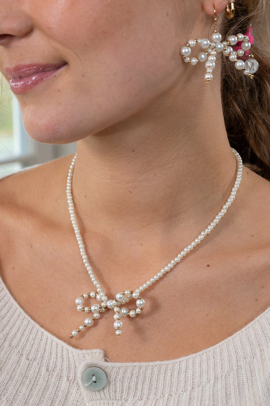 Bow Necklace