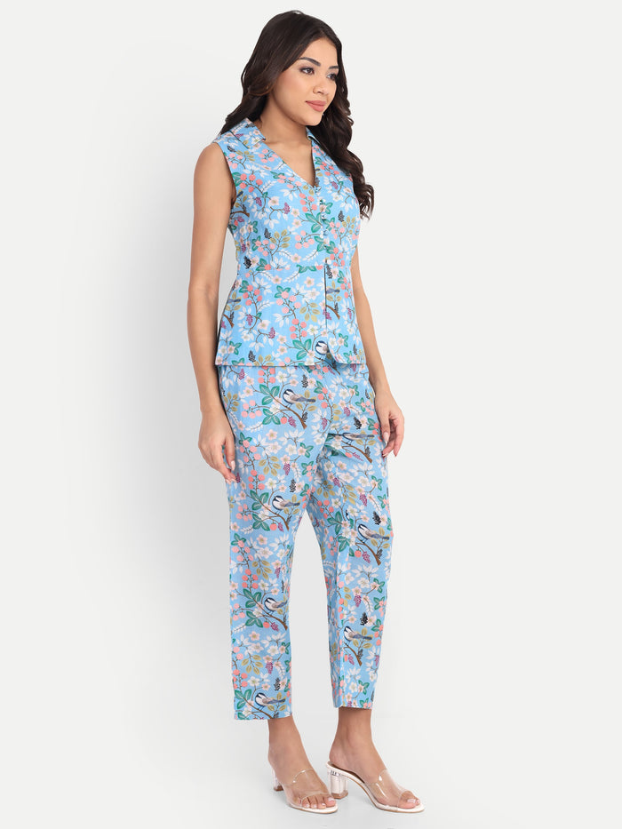 Women’s blue floral Chiki jacket CB set with sleeveless jacket and matching pants