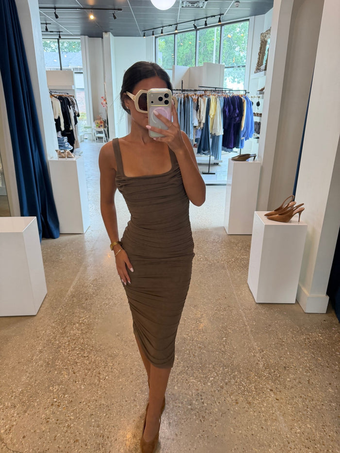 DARK CARDAMOM ANYA SHIRRED MIDI DRESS - Amor Lafayette