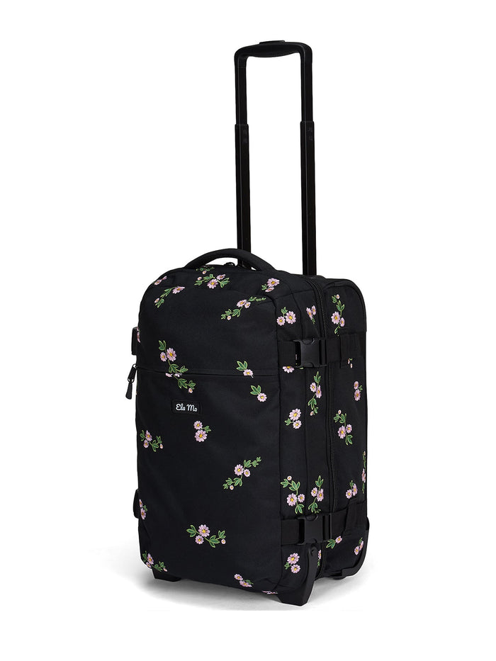 Ela Mo™ Reisetasche mit Rollen 42 Liter | Embroidery Edition Upsy Daisy. Tasche seitlich mit hochgezogenem Tragegriff.