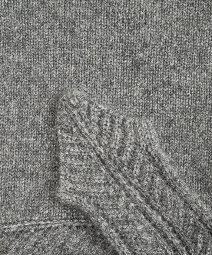 Fuzzy Scarf Hood in color silver/grey