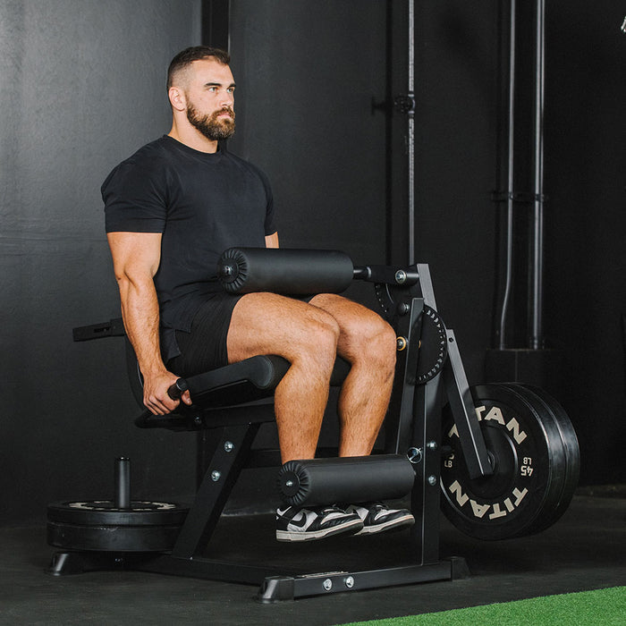 Leg Extension & Hamstring Curl Machine