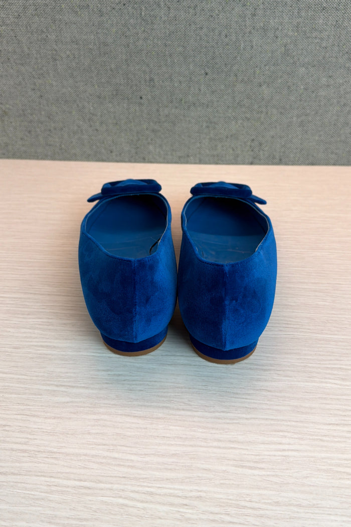Manolo Blahnik Maysale suede point-toe flats image 4