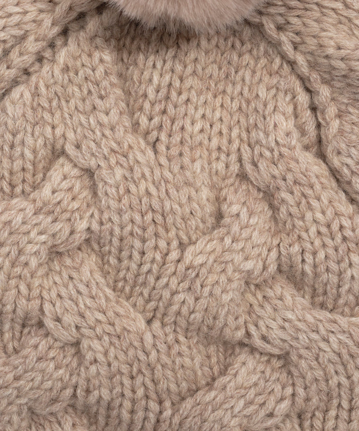 Park Cable Beanie in color farro heather