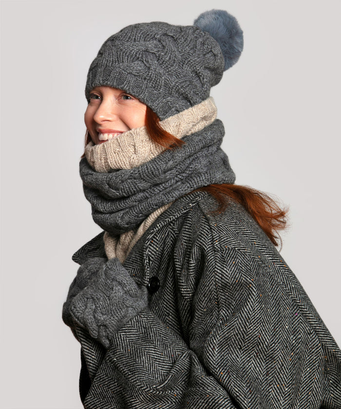 Park Cable Snood in color farro heather