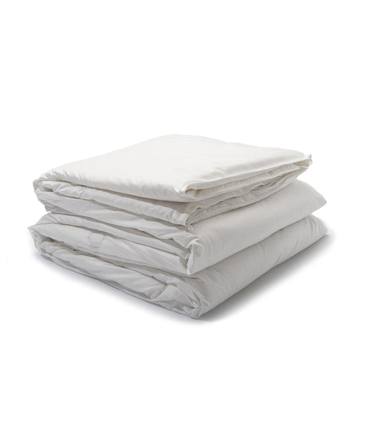 King Snap Duvet Insert in color White