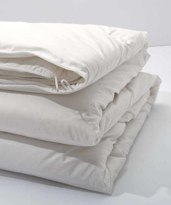King Snap Duvet Insert in color White