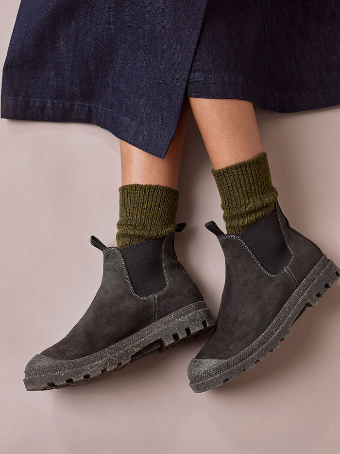 Toe Cap Ankle Chelsea Boots