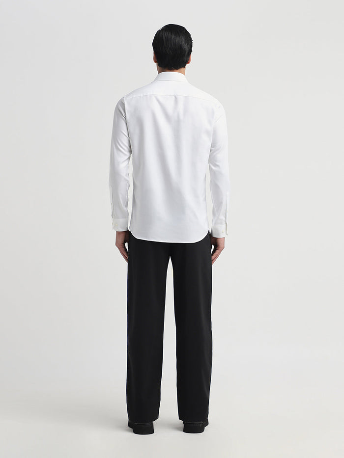 White Spread Collar Slim Fit Shirt